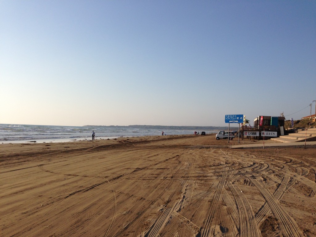 日本で唯一走れる砂浜　千里浜